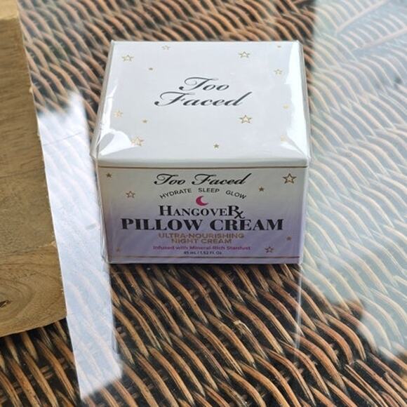 Sealed in Box Two Faced Hangover Pillow Cream 45 ml - Picture 7 of 7